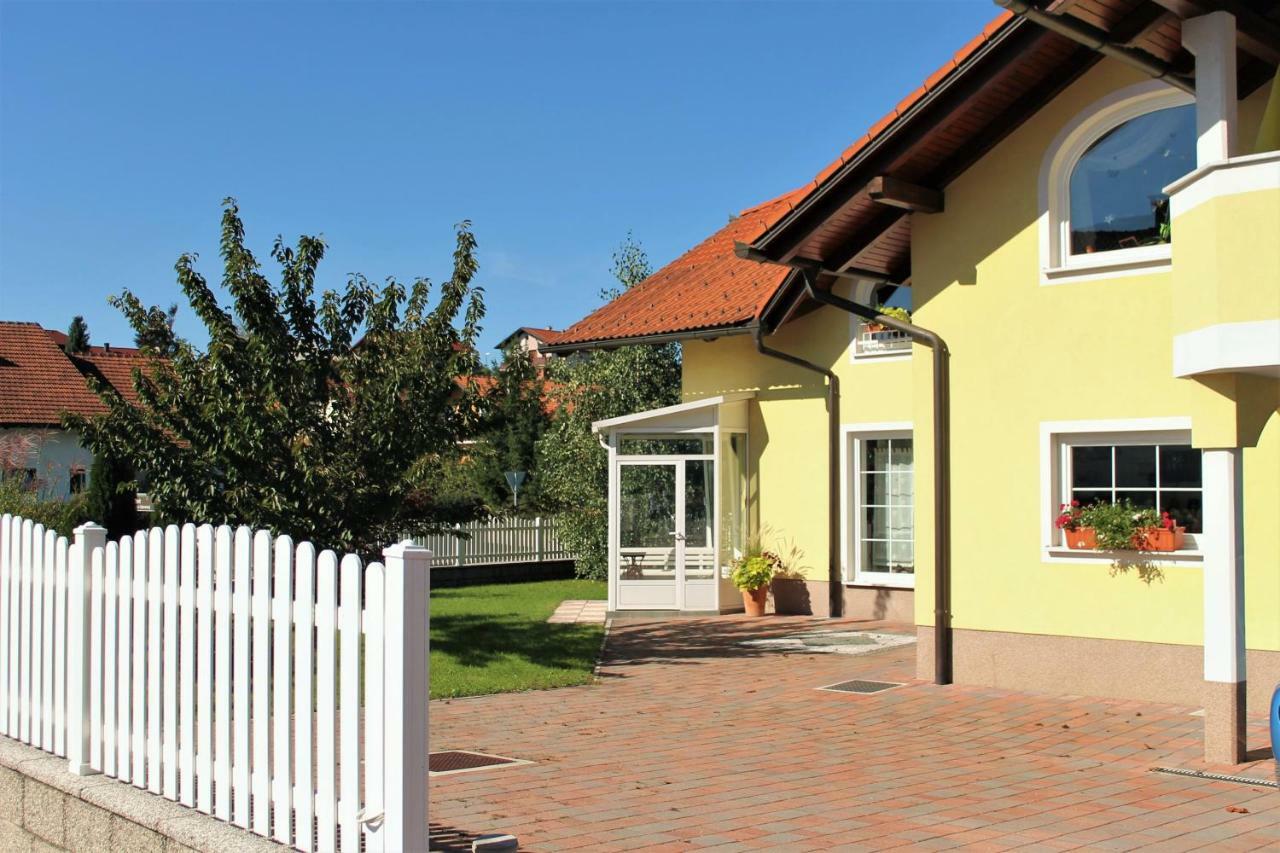 Yellow Dreamhouse Postojna Exterior foto